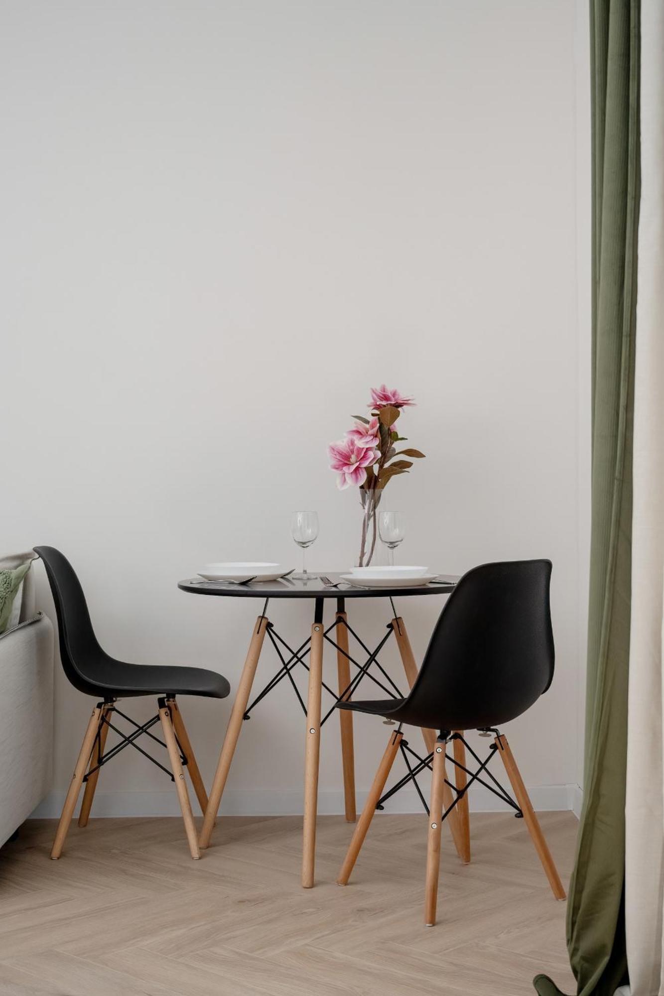 Komfortowe I Przytulne Studio Blisko Parku Wroclaw By Noclegi Renters Buitenkant foto